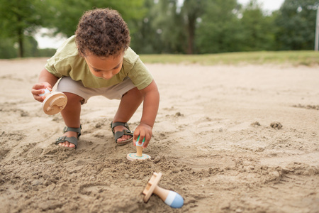 BS Toys, Zestaw drewnianych stempli na piachu