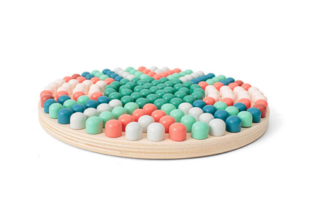 BS Toys, Układanka mozaika z drewnianymi pinezkami grzybkami