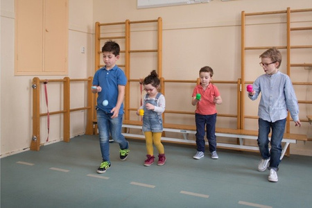 Gra dla dzieci jajka - BS Toys Wyścig Jajko Na Łyżce