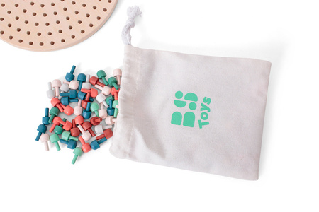 BS Toys, Układanka mozaika z drewnianymi pinezkami grzybkami