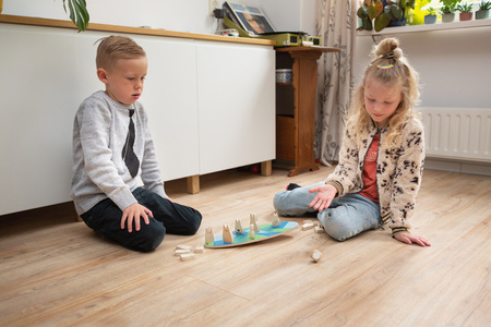 BS Toys, drewniana gra zręcznościowa Balansujące króliczki