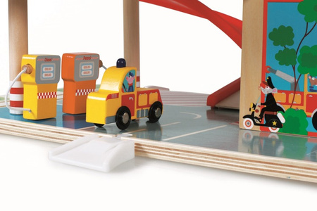 Garaż Drewniany z Windą i Zjeżdzalnią Scratch