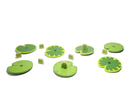 BS Toys, drewniana gra sensoryczna Zbieraj żabki