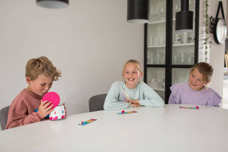 Zgaduj Zgadula Gra Edukacyjna Ile Słoni