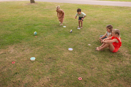 BS Toys, Drewniana gra zręcznościowa Turlaj krążki