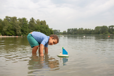 BS Toys, Drewniana łódka z kapitanem