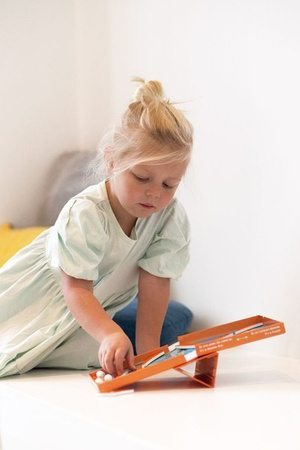 Scratch, magnetyczne puzzle Dinozaur i tor kulek gra 2w1