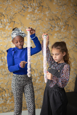 BS Toys, sensoryczna gra - Nawlekanka gąsienica